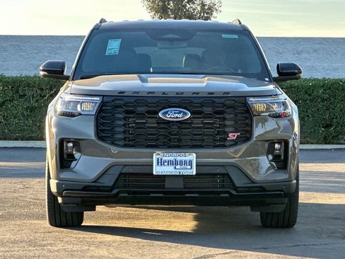 New 2026 Ford Explorer ST image 9