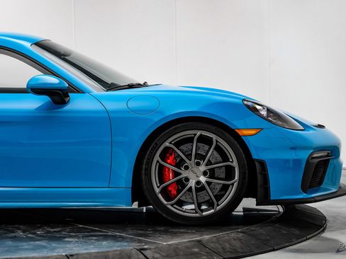 Used 2020 Porsche 718 Cayman GT4 RWD image 23