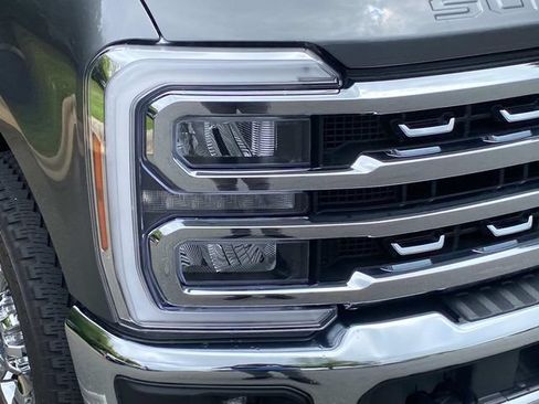 Used 2025 Ford F250 Lariat w/ Lariat Ultimate Package AWD/4WD image 4