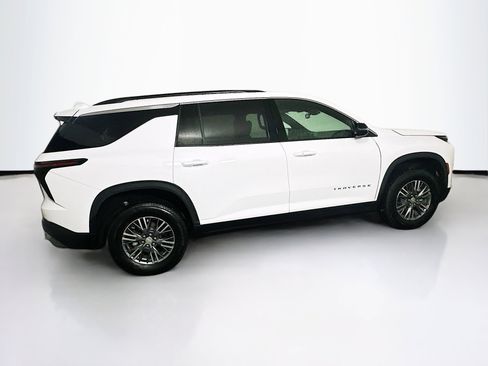 Used 2025 Chevrolet Traverse LT image 10