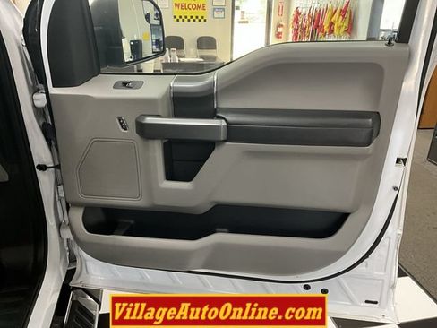 Used 2016 Ford F150 XLT w/ Equipment Group 302A Luxury AWD/4WD image 34