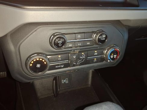 Used 2022 Ford Bronco 4-Door AWD/4WD image 25