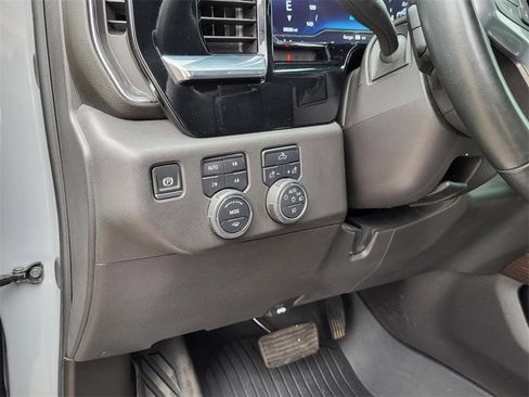 Used 2024 Chevrolet Silverado 1500 LT Trail Boss w/ Convenience Package II image 18