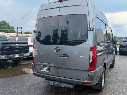 Used 2024 Mercedes-Benz Sprinter 2500 image 4