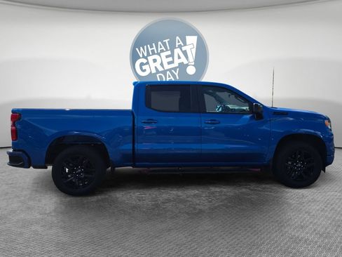 Used 2023 Chevrolet Silverado 1500 RST w/ Z71 Off-Road Package AWD/4WD image 2