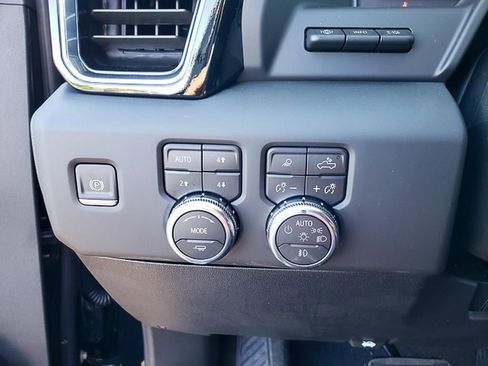 New 2026 GMC Sierra 3500 Denali w/ Technology Package image 8