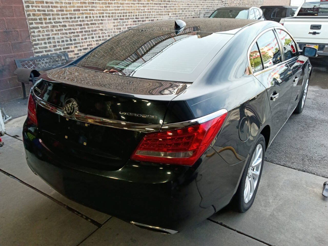 Used 2015 Buick LaCrosse Leather FWD image 3
