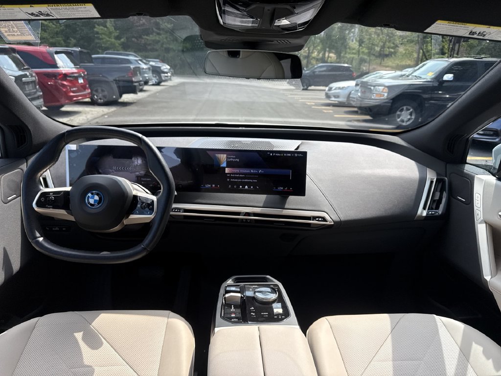Used 2024 BMW iX xDrive50 w/ Convenience Package AWD/4WD image 21