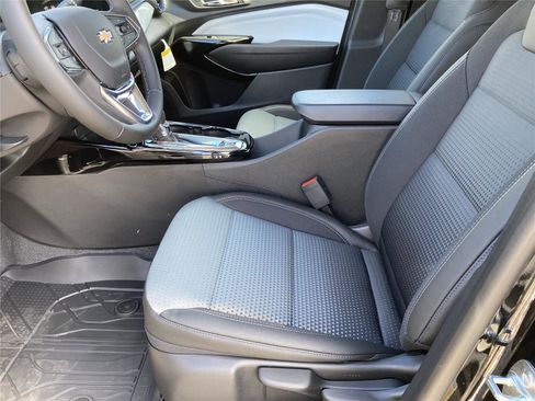 New 2026 Chevrolet Trax LT w/ Driver Confidence Package image 19