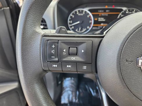Used 2022 Nissan Rogue SV FWD image 29