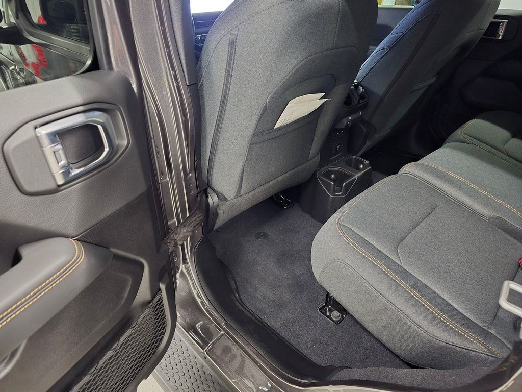 New 2025 Jeep Wrangler Unlimited Sahara AWD/4WD image 27