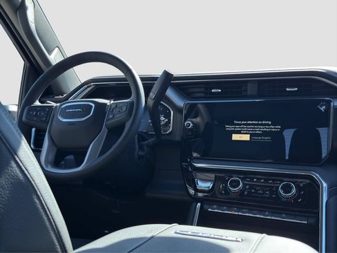 Used 2026 GMC Sierra 2500 Denali w/ Denali Reserve Package AWD/4WD image 12