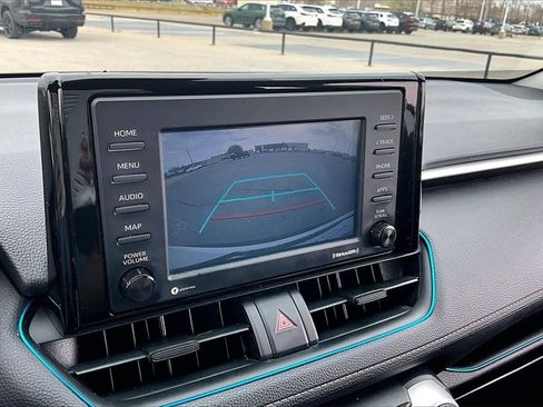 Used 2021 Toyota RAV4 LE image 22