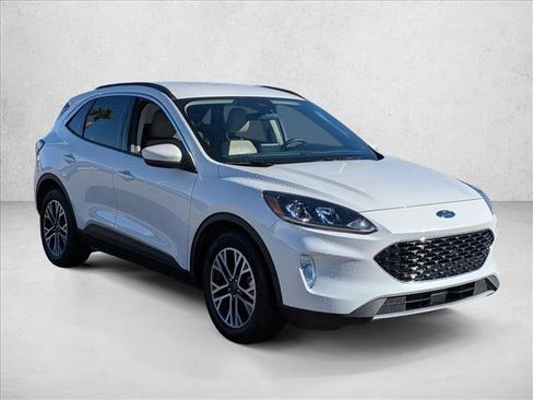 Used 2020 Ford Escape SEL image 3