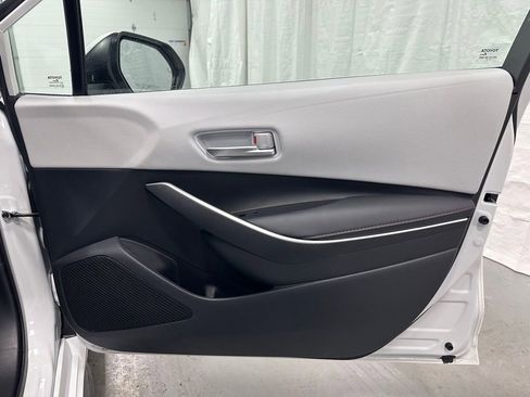 Used 2025 Toyota Corolla SE w/ SE Premium Package image 53