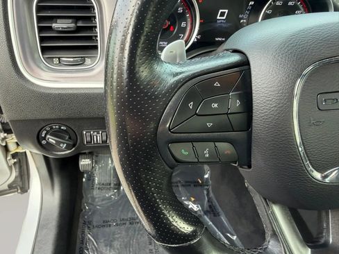 Used 2019 Dodge Charger SXT AWD/4WD image 16