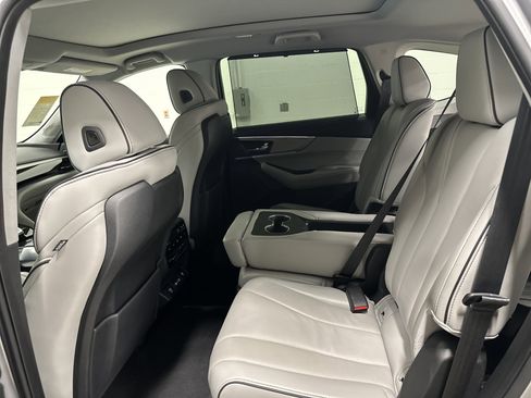 Used 2023 Acura MDX SH-AWD w/ Advance Package image 31