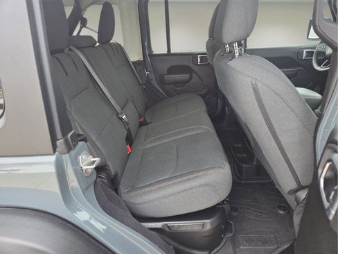 Used 2025 Jeep Wrangler Willys image 63