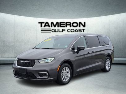 Used 2023 Chrysler Pacifica Touring-L
