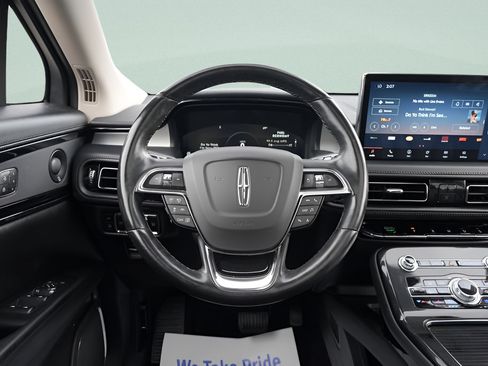 Used 2023 Lincoln Nautilus Reserve AWD/4WD image 18
