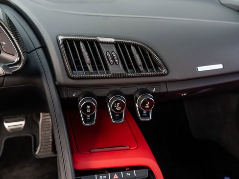 Used 2022 Audi R8 V10 performance image 33