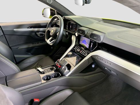 Used 2024 Lamborghini Urus S AWD/4WD image 34