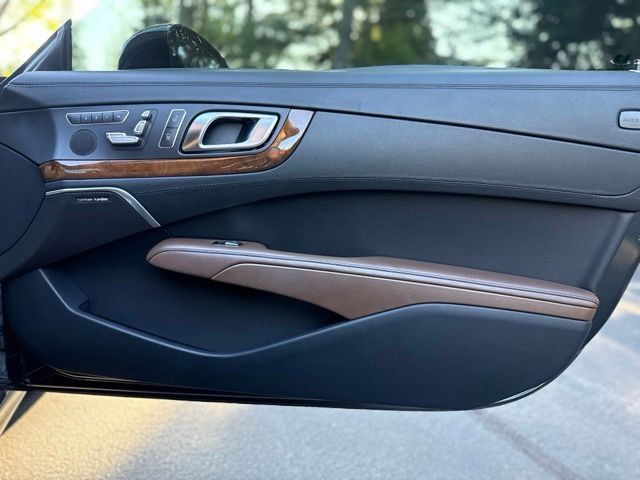 Used 2013 Mercedes-Benz SL 550 image 18