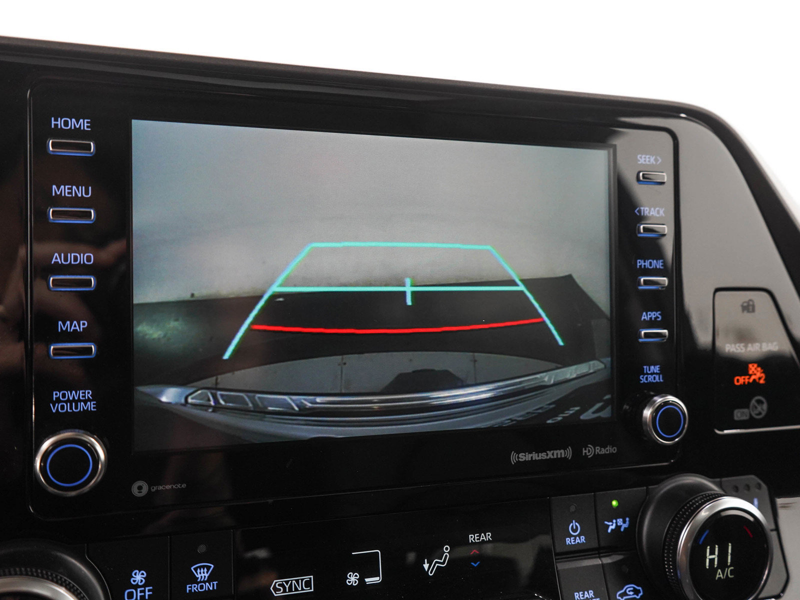 Used 2020 Toyota Highlander XLE AWD/4WD image 29