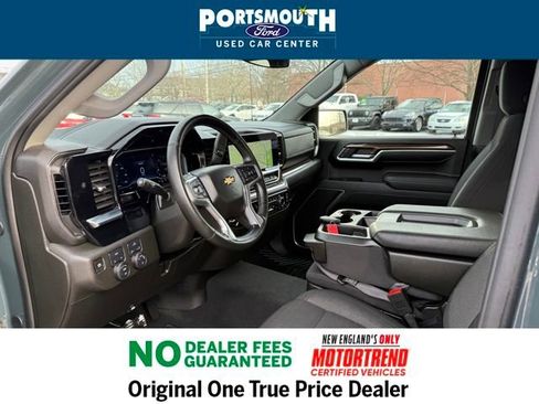 Used 2025 Chevrolet Silverado 1500 LT image 4