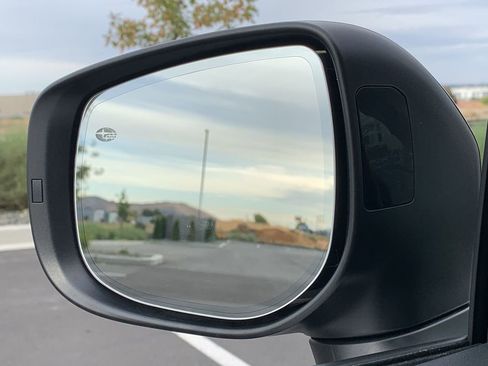 Used 2022 Subaru Crosstrek 2.5i Sport w/ Moonroof Package image 14