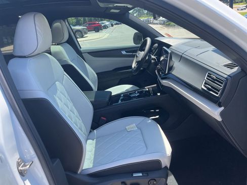 New 2026 Volkswagen Atlas Cross Sport SEL Premium R-Line AWD/4WD image 32