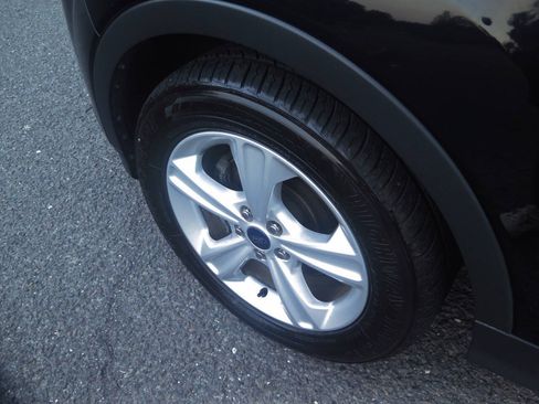 Used 2016 Ford Escape SE w/ Equipment Group 201A FWD image 38