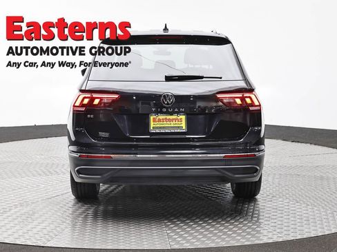 Used 2024 Volkswagen Tiguan SE FWD image 6