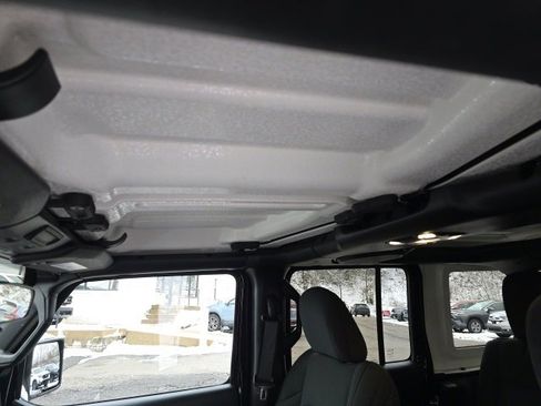 Used 2020 Jeep Wrangler Unlimited Sport image 11