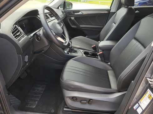 Used 2024 Volkswagen Tiguan SE FWD image 23