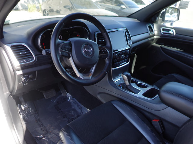 Used 2019 Jeep Grand Cherokee Altitude AWD/4WD image 11