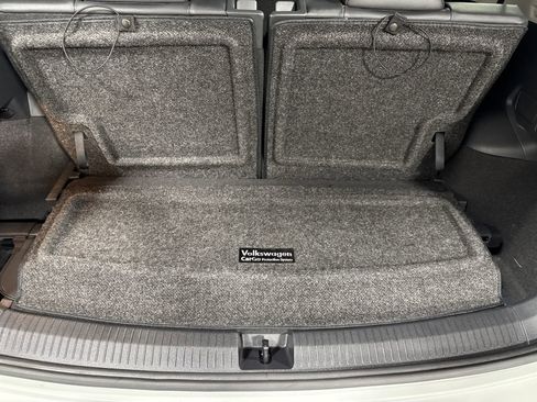Used 2021 Volkswagen Tiguan SE AWD/4WD image 32