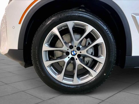 Used 2026 BMW X5 xDrive40i w/ Executive Package AWD/4WD image 11