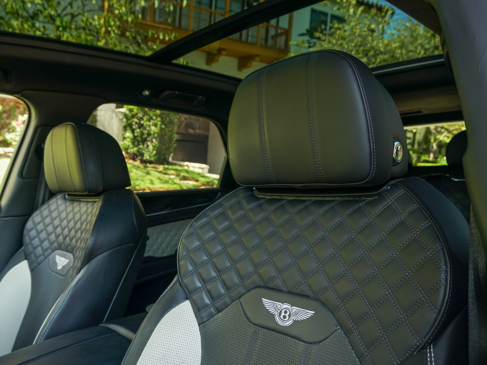 Certified 2023 Bentley Bentayga AWD/4WD image 23