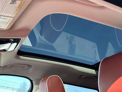 Used 2018 Land Rover Range Rover Velar S image 13