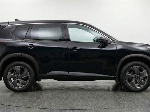 Used 2025 Nissan Rogue SV AWD/4WD image 11