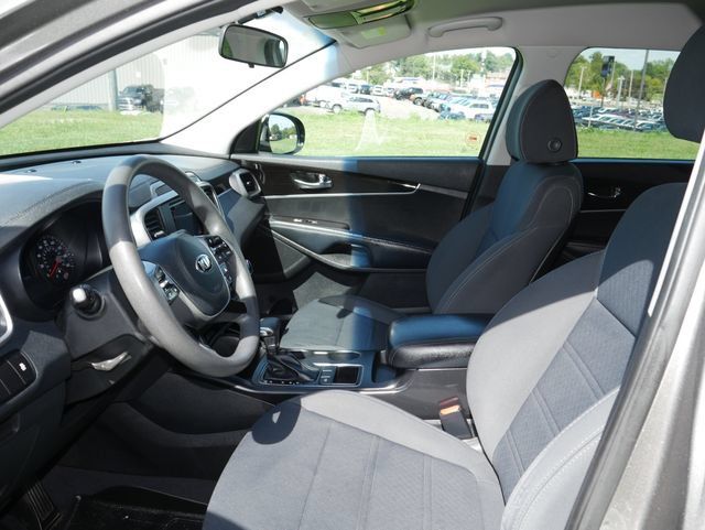 Used 2019 Kia Sorento FWD image 2