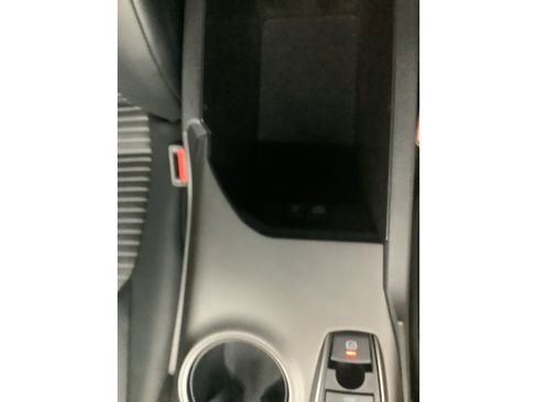 Used 2022 Toyota Camry SE image 19