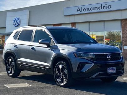Certified 2024 Volkswagen Taos SE w/ Panoramic Sunroof Package