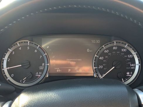 Used 2024 Toyota Highlander LE image 23