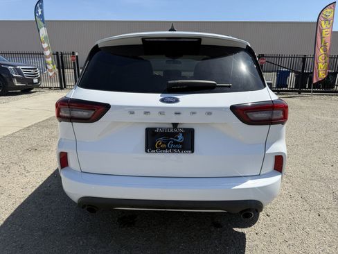 Used 2023 Ford Escape ST-Line FWD image 5