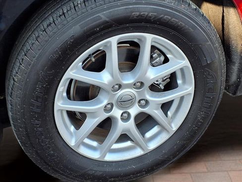 Used 2022 Chrysler Pacifica Touring-L image 30