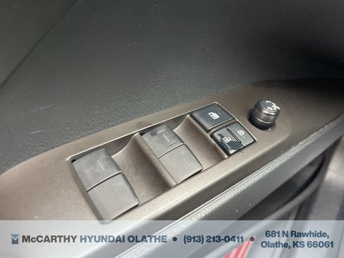 Used 2022 Toyota Camry SE image 31