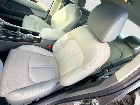 Used 2018 Kia Optima EX image 16