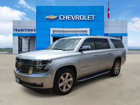 Used 2016 Chevrolet Suburban LTZ RWD image 5